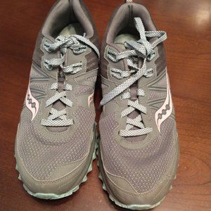 SAUCONY EXCURSION SNEAKERS...EUC